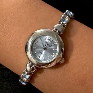 🎁 Free with Purchase - Dainty Silver Tone Metal Strap Watch
